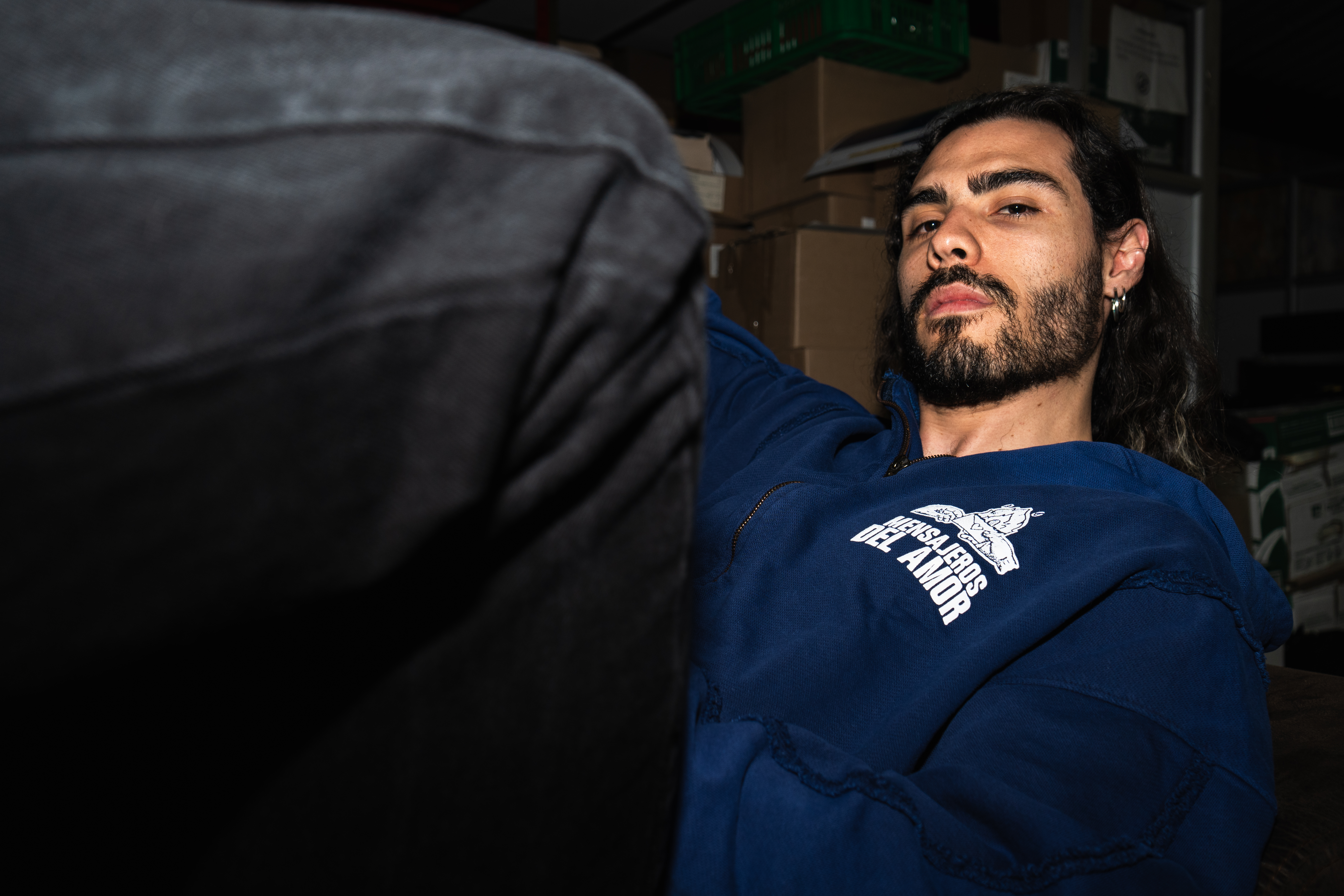 JNF — modelo en fotografía de producto de CUNERA