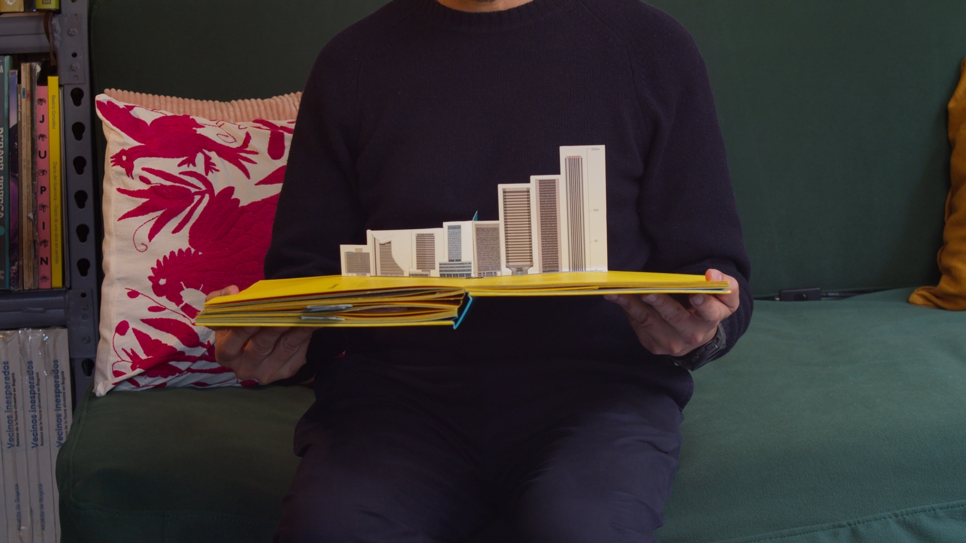 Bogotá de Papel — still 6