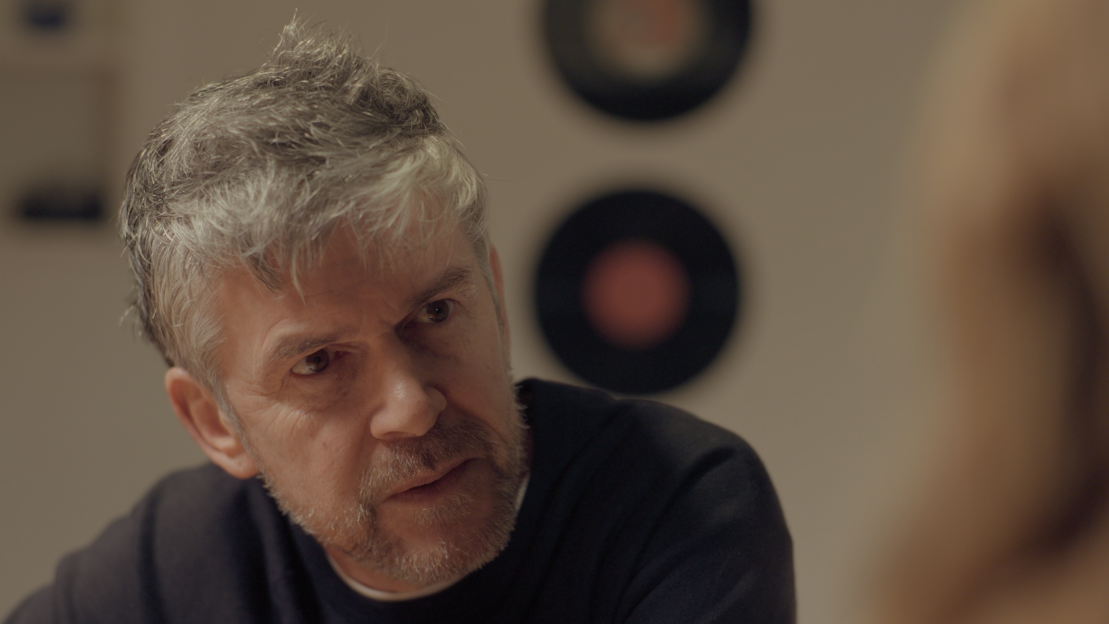 La Sombra — still 5