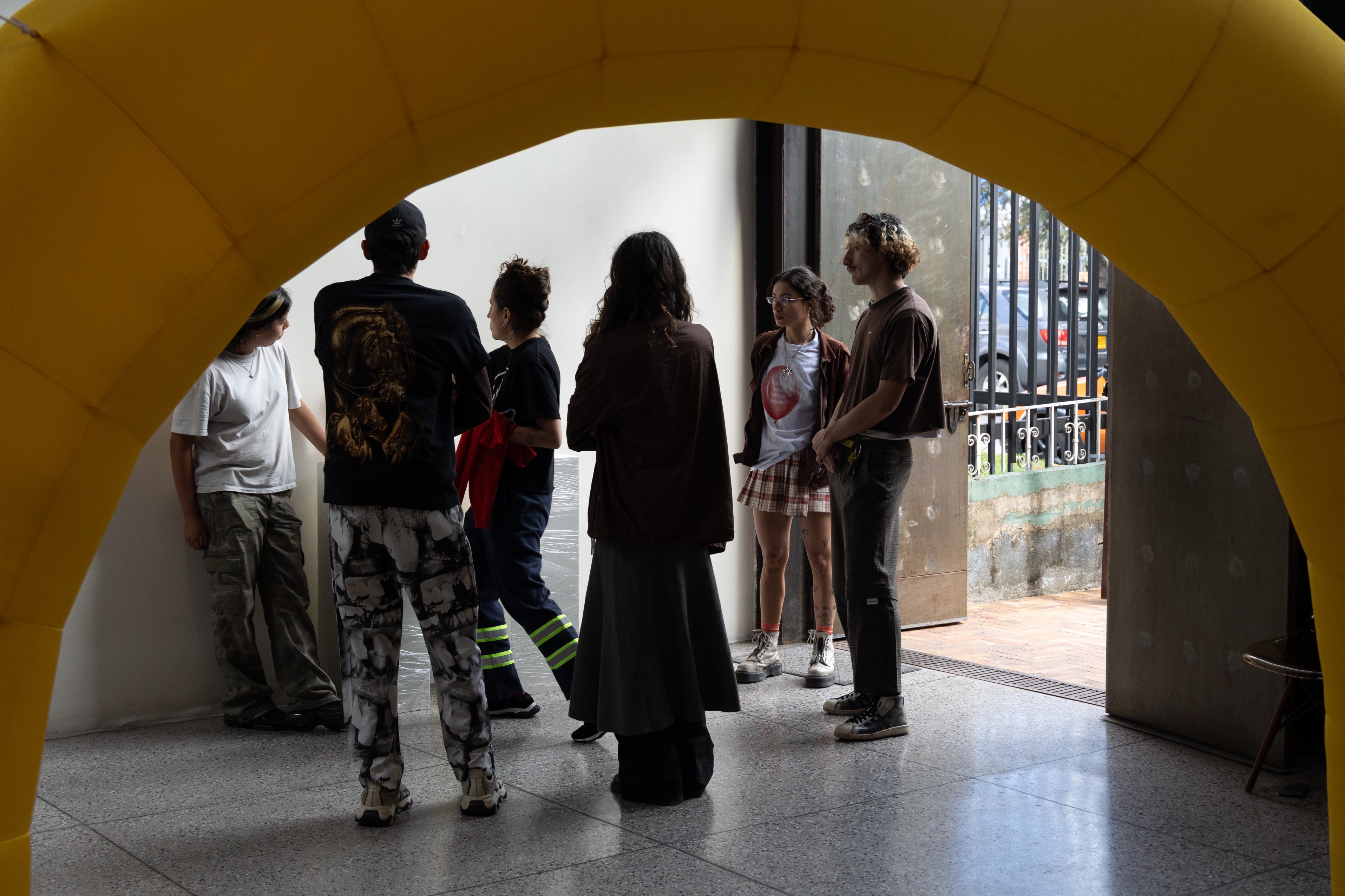 Vivir del aire — still 6